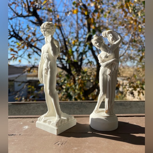 Michaelangelo Female Sculpture - Picture 4 of 4